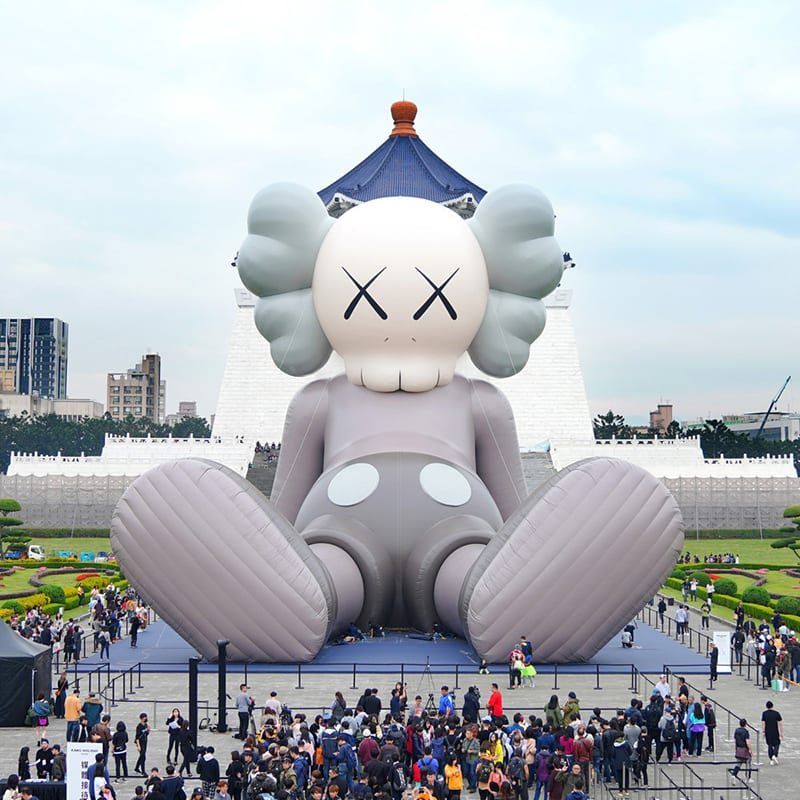 2019 年，Kaws 展示了他迄今為止在臺(tái)灣最高的雕塑。 ?Kaws，通過 Instagram